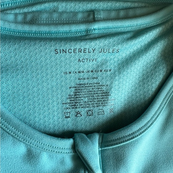🍁 BUNDLE ONLY - 5/$15  Simply Jules Active Crop Top, Aqua Blue, Size Medium - Picture 6 of 6